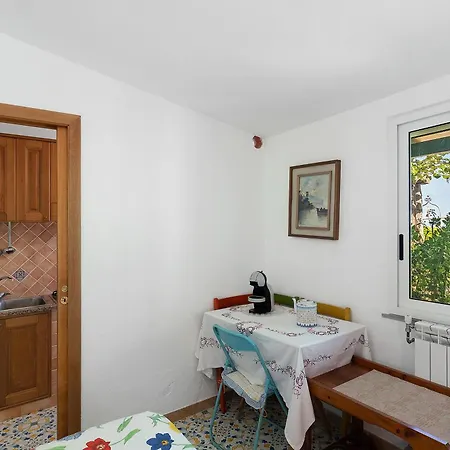 Da Giorgio E Lina Barano dʼIschia